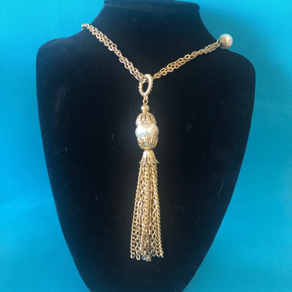 1960's Goldtone Tassel and Faux Pearl Necklace - Picture 1 of 4